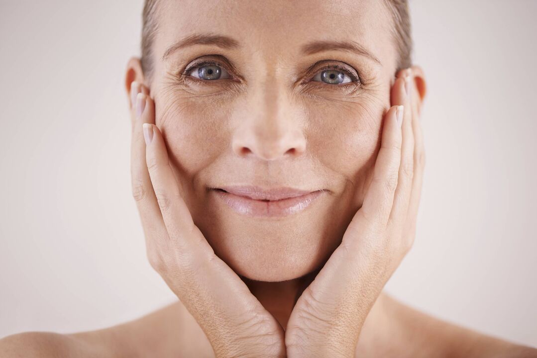 Rides sur le visage et son élimination de la crème ZXCVBNMQWORT
